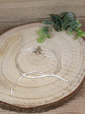 Náramek se stříbrným andělem