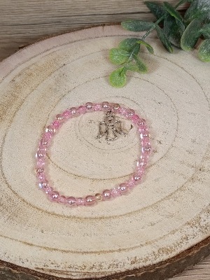 Růžový náramek se stříbrným andělem