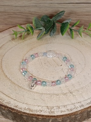 Barevný náramek se skleněnými korálky a chodidly