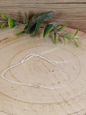 Náramek s mini růžovým srdíčkem